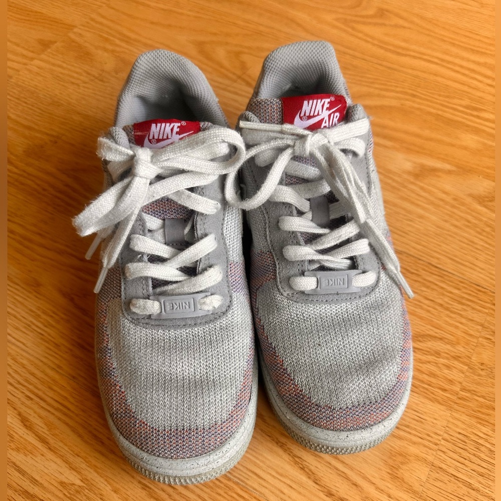 Nike Air Force 1 Crater Flyknit GS Gray Red DH3375-002 Size 5Y Sneakers